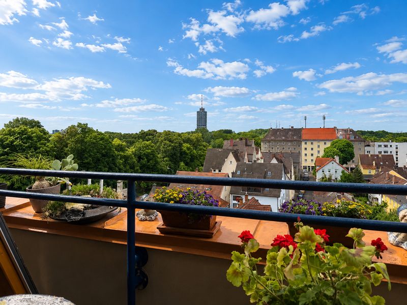 Penthouse mit 36 m² Dachterrasse & Fernblick in Augsburg-Pfersee